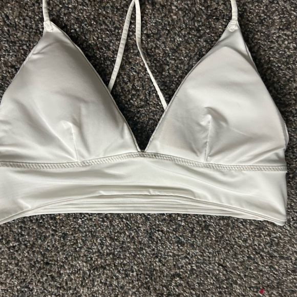 White bikini - Picture 5 of 5